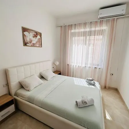 99 Apartment *